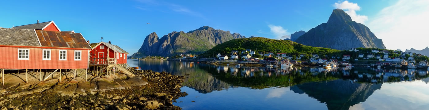paisaje Fiordos Noruegos 2024