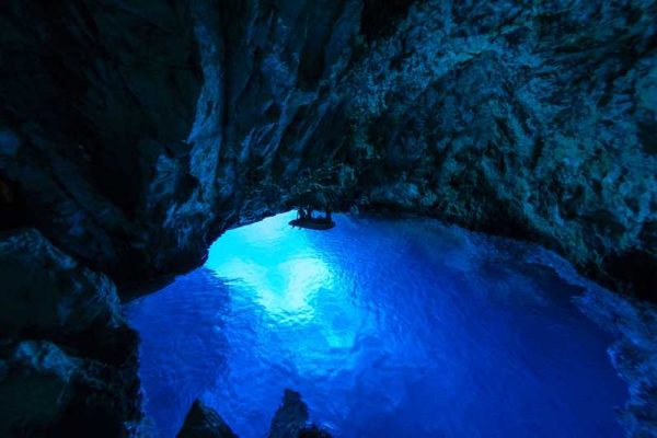 cueva azul bisevo